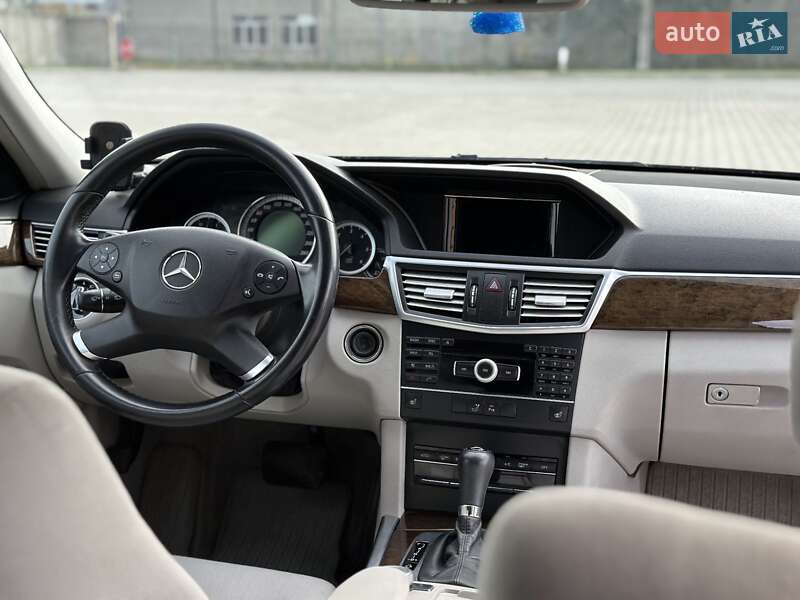 Универсал Mercedes-Benz E-Class 2010 в Нововолынске