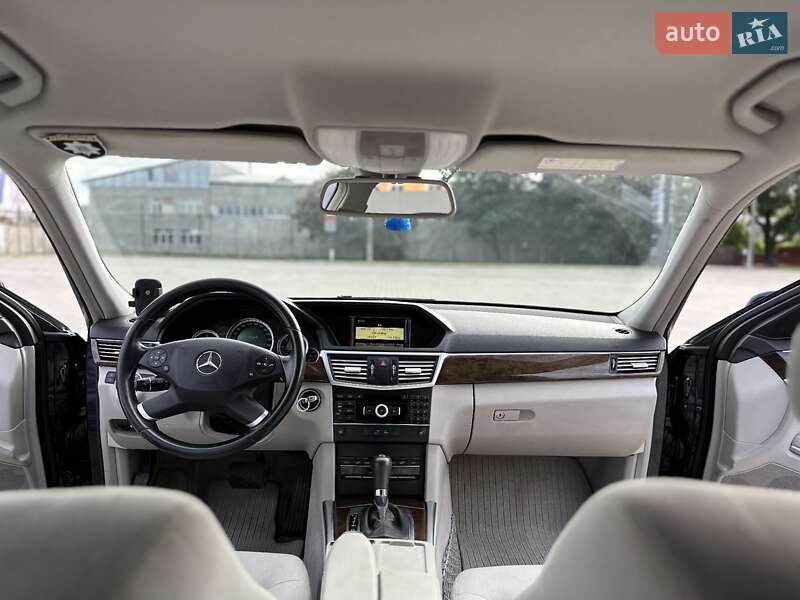 Универсал Mercedes-Benz E-Class 2010 в Нововолынске