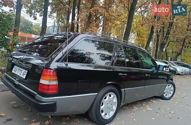 Універсал Mercedes-Benz E-Class 1994 в  фото 7 Універсал Mercedes-Benz E-Class 1994 в