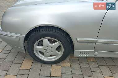 Седан Mercedes-Benz E-Class 1995 в 