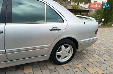 Седан Mercedes-Benz E-Class 1995 в 