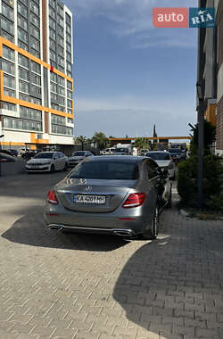 Седан Mercedes-Benz E-Class 2016 в 