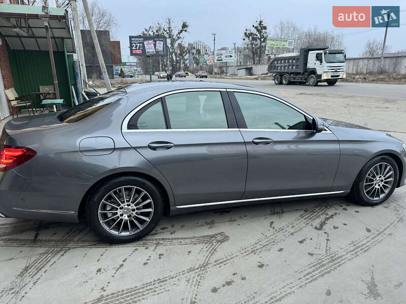 Седан Mercedes-Benz E-Class 2016 в Києві