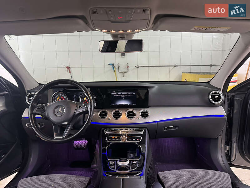 Седан Mercedes-Benz E-Class 2016 в Києві