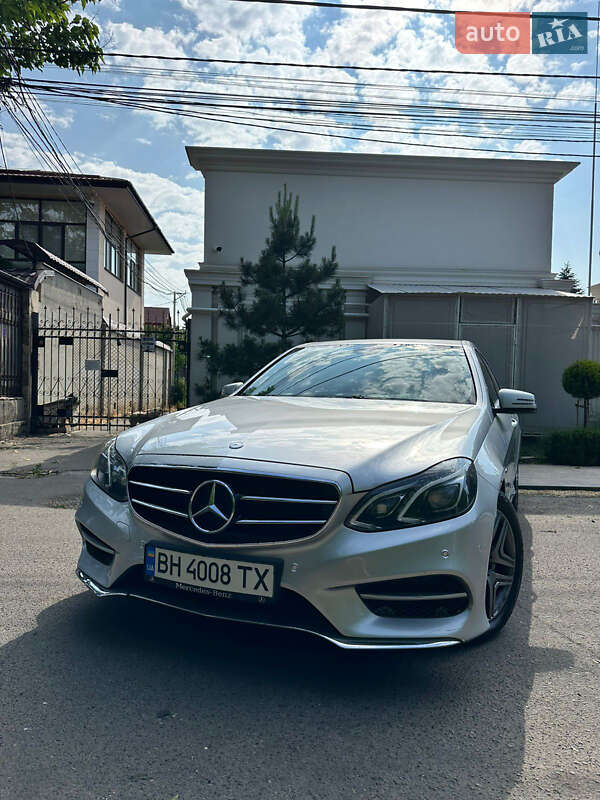 Седан Mercedes-Benz E-Class 2011 в 