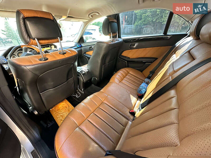 Седан Mercedes-Benz E-Class 2011 в Одесі