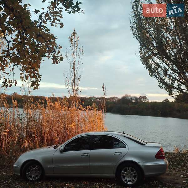 Седан Mercedes-Benz E-Class 2002 в Кропивницком