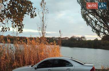 Седан Mercedes-Benz E-Class 2002 в  фото 18 Седан Mercedes-Benz E-Class 2002 в