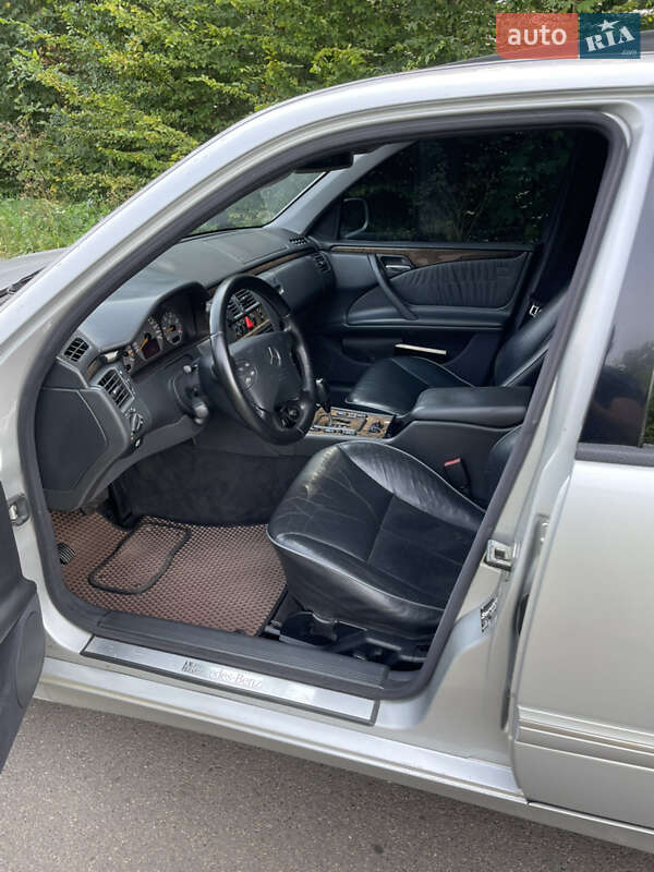 Седан Mercedes-Benz E-Class 2001 в Сокалі фото 3 Седан Mercedes-Benz E-Class 2001 в Сокалі