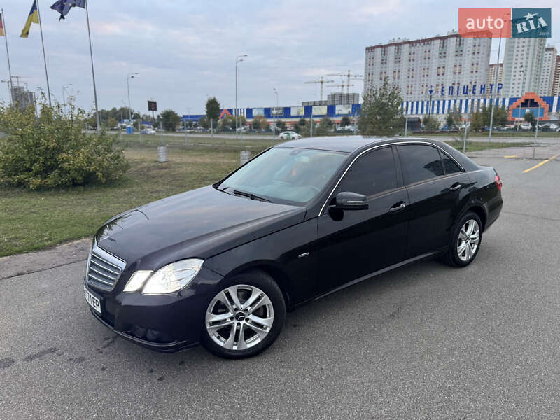 Седан Mercedes-Benz E-Class 2009 в Киеве