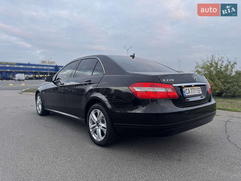 Седан Mercedes-Benz E-Class 2009 в Киеве