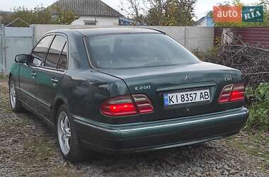 Седан Mercedes-Benz E-Class 2000 в 