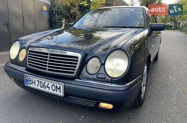 Седан Mercedes-Benz E-Class 1998 в Овідіополі