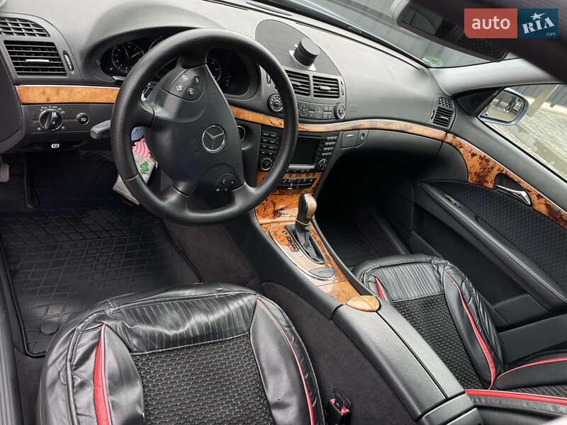 Седан Mercedes-Benz E-Class 2005 в Луцке