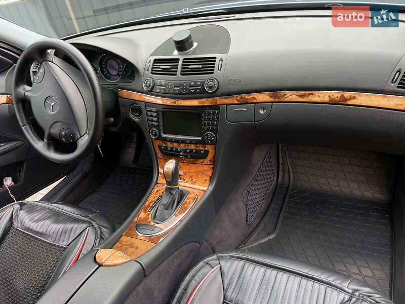 Седан Mercedes-Benz E-Class 2005 в Луцке