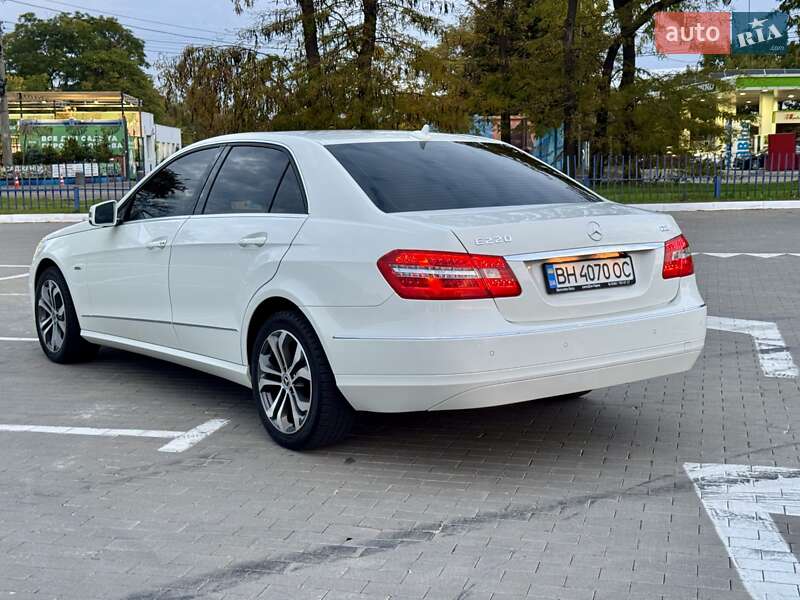 Седан Mercedes-Benz E-Class 2011 в Одессе