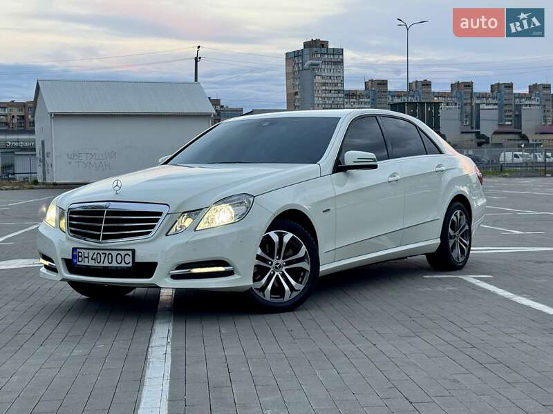 Седан Mercedes-Benz E-Class 2011 в Одессе