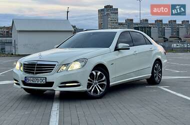 Седан Mercedes-Benz E-Class 2011 в 