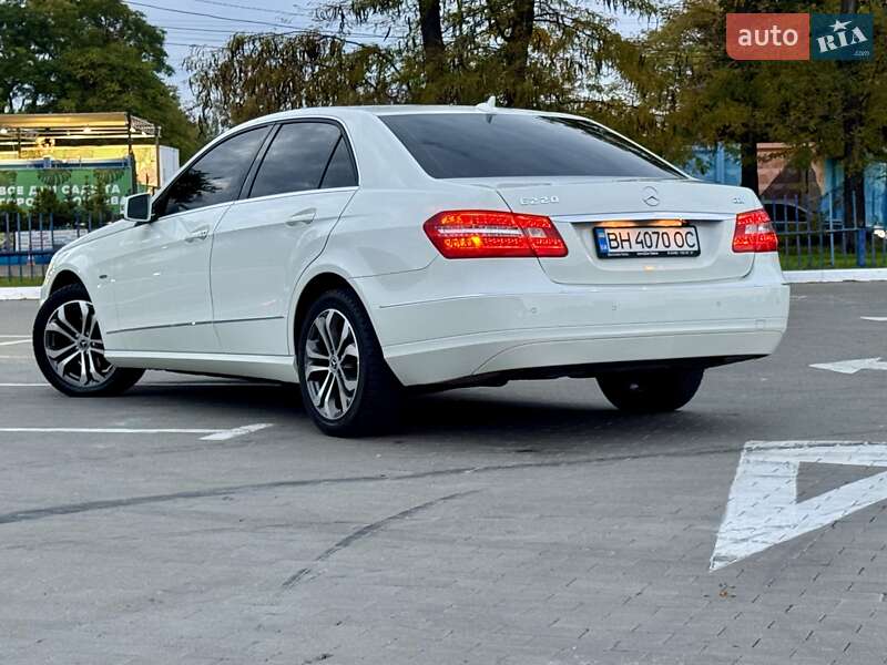 Седан Mercedes-Benz E-Class 2011 в Одессе