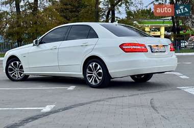 Седан Mercedes-Benz E-Class 2011 в 