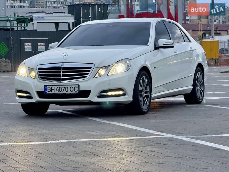 Седан Mercedes-Benz E-Class 2011 в Одессе