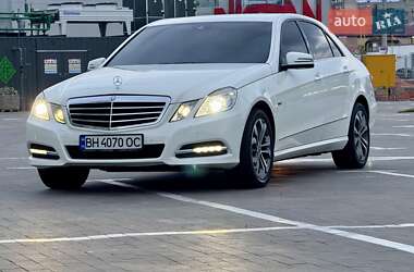 Седан Mercedes-Benz E-Class 2011 в 