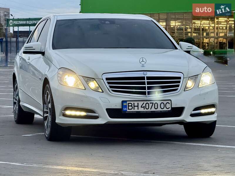 Седан Mercedes-Benz E-Class 2011 в Одессе