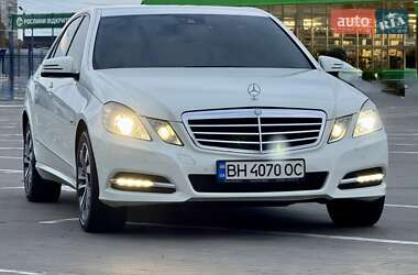 Седан Mercedes-Benz E-Class 2011 в 