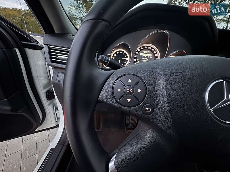 Седан Mercedes-Benz E-Class 2011 в Одессе