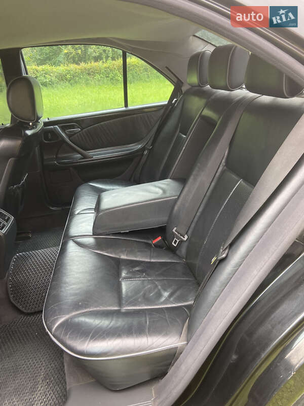 Седан Mercedes-Benz E-Class 2000 в Ивано-Франковске