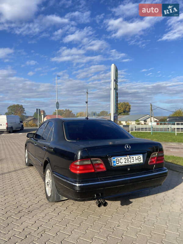 Седан Mercedes-Benz E-Class 2000 в Ивано-Франковске