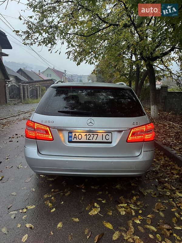 Універсал Mercedes-Benz E-Class 2010 в Рахові фото 8 Універсал Mercedes-Benz E-Class 2010 в Рахові