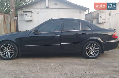 Седан Mercedes-Benz E-Class 2003 в  фото 10 Седан Mercedes-Benz E-Class 2003 в