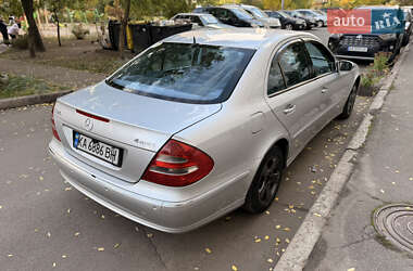 Седан Mercedes-Benz E-Class 2004 в 