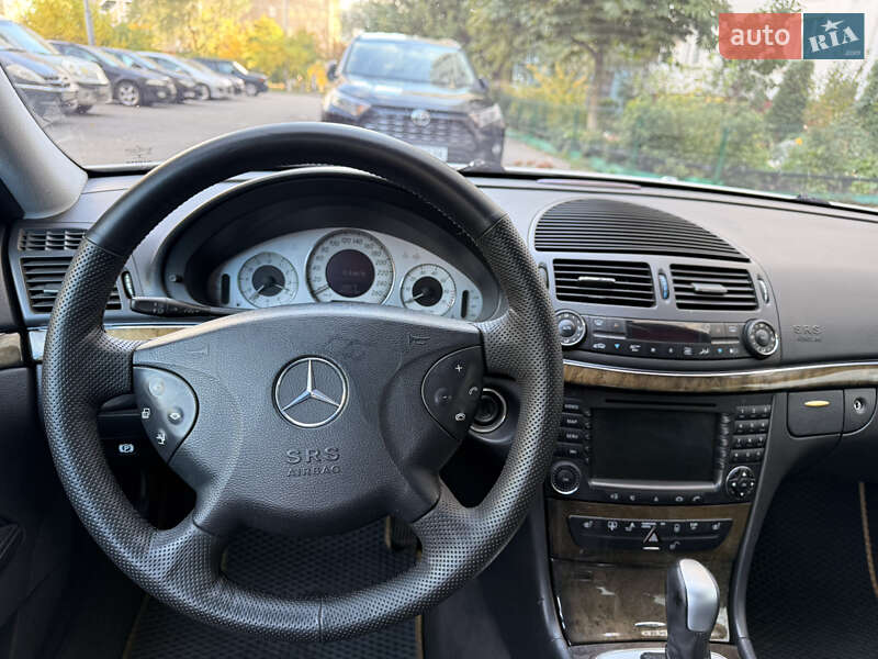 Седан Mercedes-Benz E-Class 2004 в Киеве