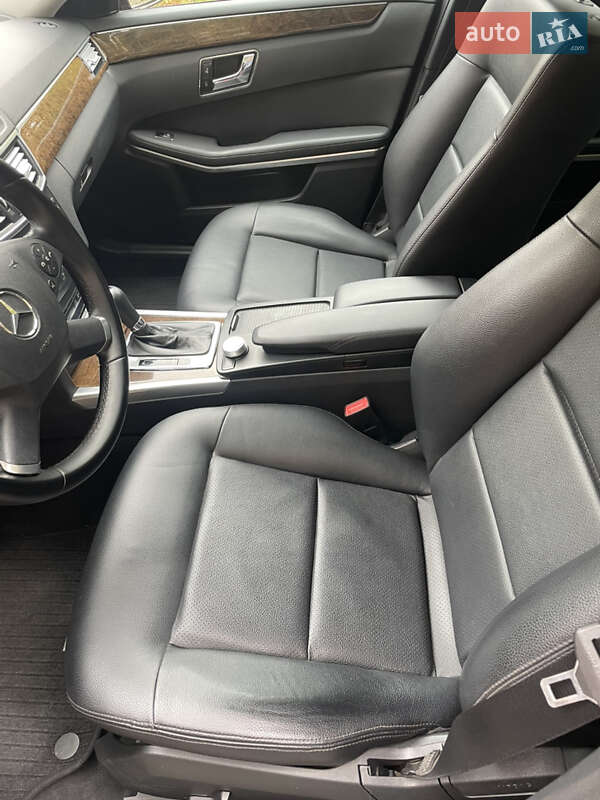 Седан Mercedes-Benz E-Class 2010 в Кременчуге