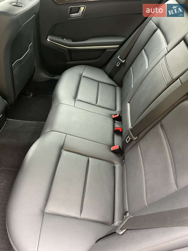 Седан Mercedes-Benz E-Class 2010 в Кременчуге