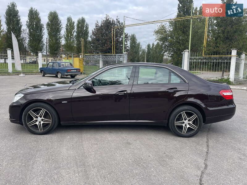 Седан Mercedes-Benz E-Class 2010 в Кременчуге