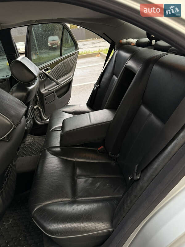 Седан Mercedes-Benz E-Class 2001 в Киеве фото 12 Седан Mercedes-Benz E-Class 2001 в Киеве