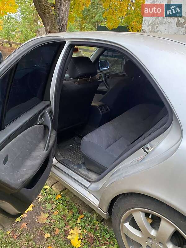 Седан Mercedes-Benz E-Class 2001 в Шостке