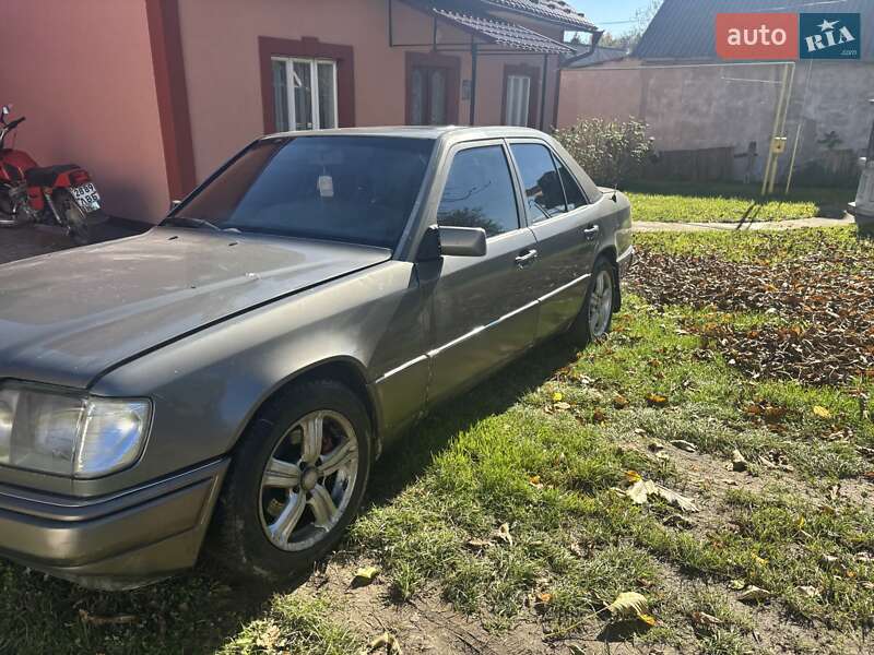 Седан Mercedes-Benz E-Class 1994 в Сторожинці фото 5 Седан Mercedes-Benz E-Class 1994 в Сторожинці
