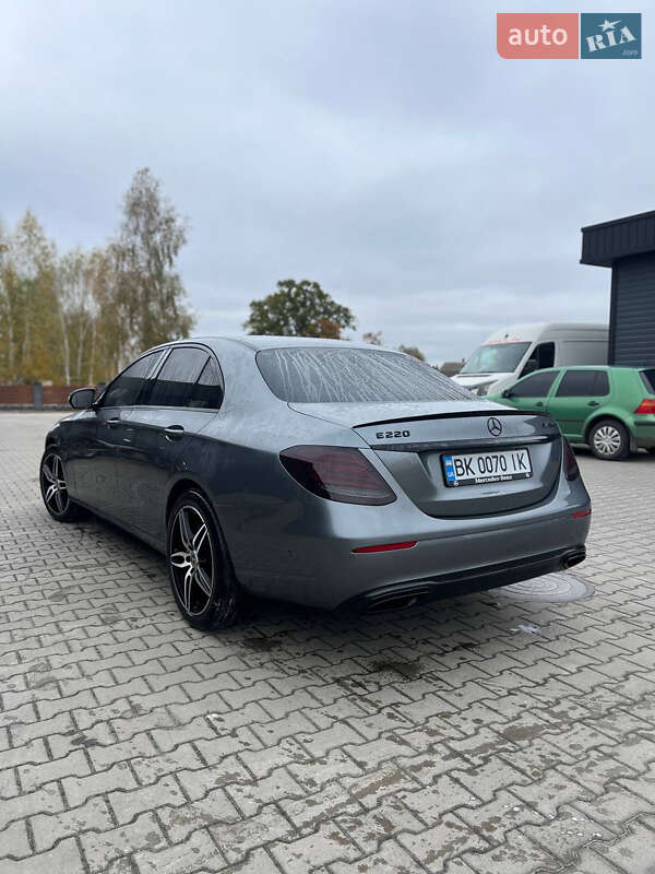 Седан Mercedes-Benz E-Class 2016 в Сарнах фото 4 Седан Mercedes-Benz E-Class 2016 в Сарнах
