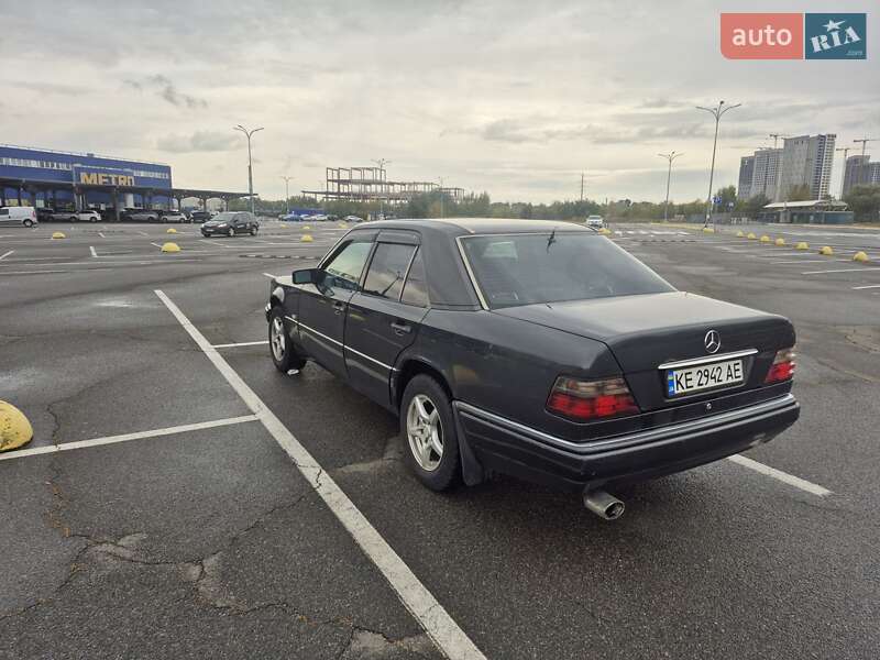 Седан Mercedes-Benz E-Class 1993 в Києві фото 10 Седан Mercedes-Benz E-Class 1993 в Києві