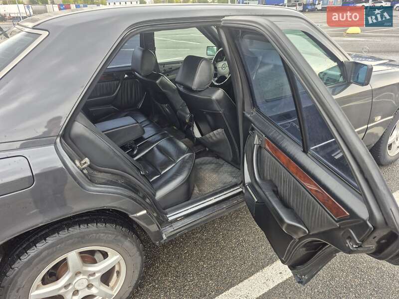 Седан Mercedes-Benz E-Class 1993 в Києві фото 18 Седан Mercedes-Benz E-Class 1993 в Києві