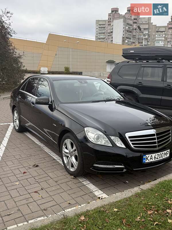 Седан Mercedes-Benz E-Class 2012 в Києві