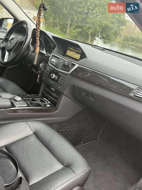 Седан Mercedes-Benz E-Class 2012 в Києві