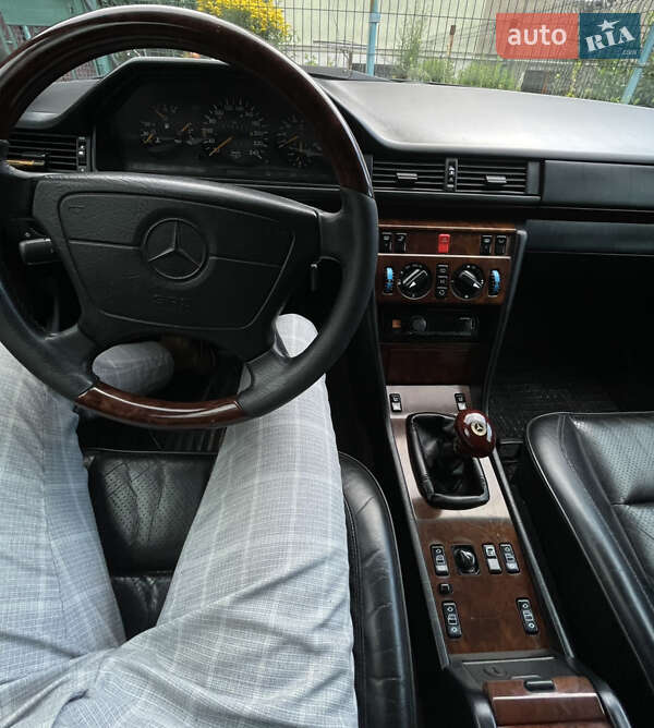 Mercedes-Benz E-Class 1995