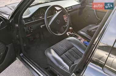 Седан Mercedes-Benz E-Class 1993 в 