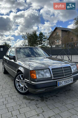 Седан Mercedes-Benz E-Class 1991 в Львове