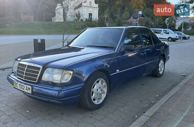 Седан Mercedes-Benz E-Class 1989 в Львове